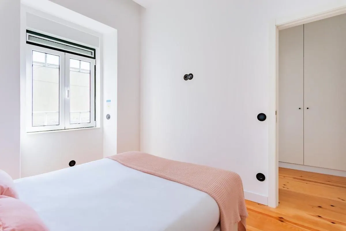 Urban Haven A 2Br Modern Retreat Apartment Lisbon